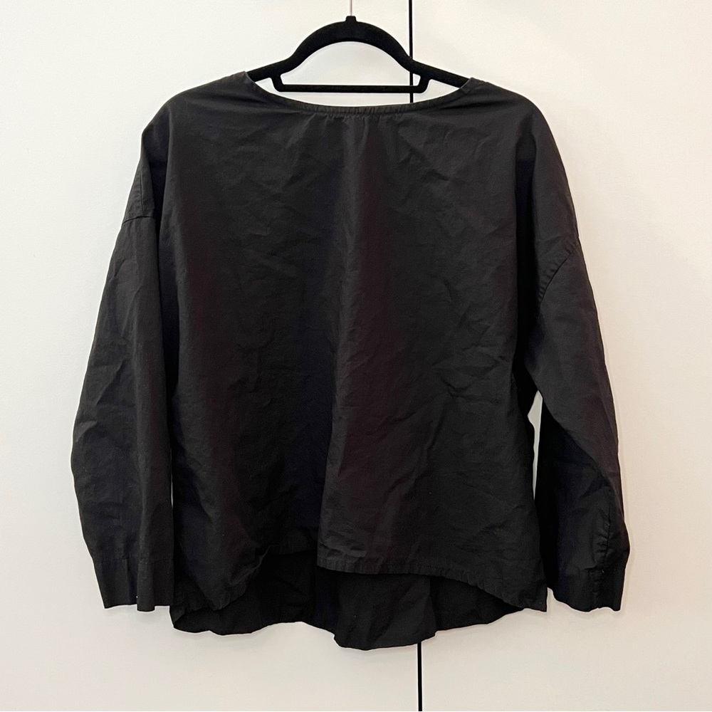 Elizabeth Suzann Lara top